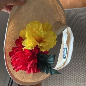 Fun unique vintage dkny straw hat with cheerful flowers 💐 vintage